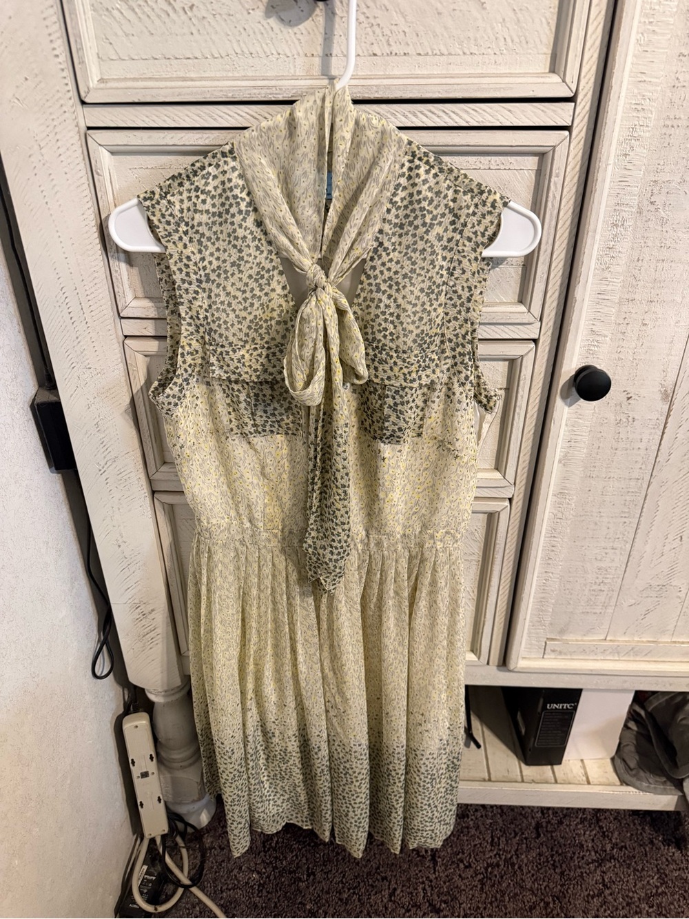 ANTONIO MELANI Pale Green Floral Tie-Neck Maxi Dress